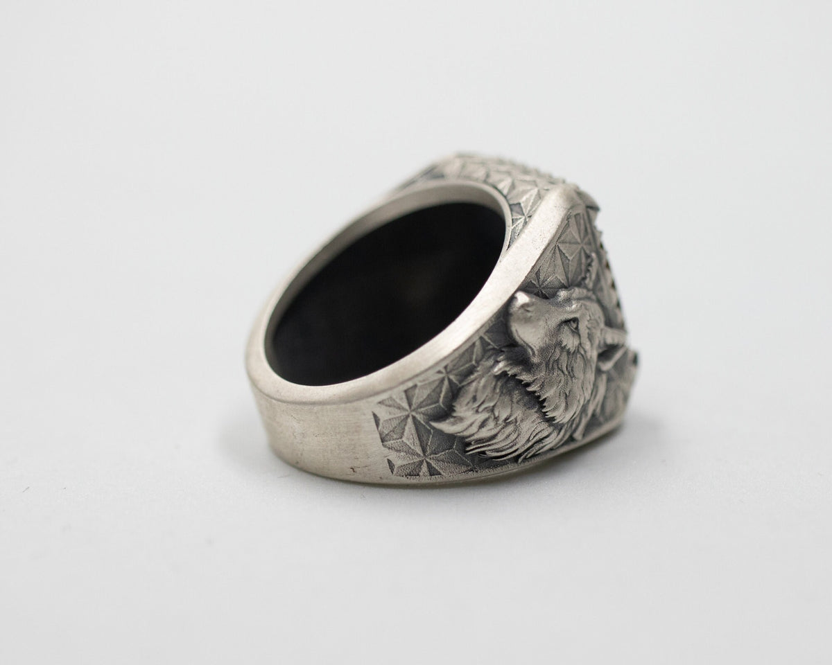 Oxidized Sterling Silver Wolf Ring, Gothic Onyx Gemstone