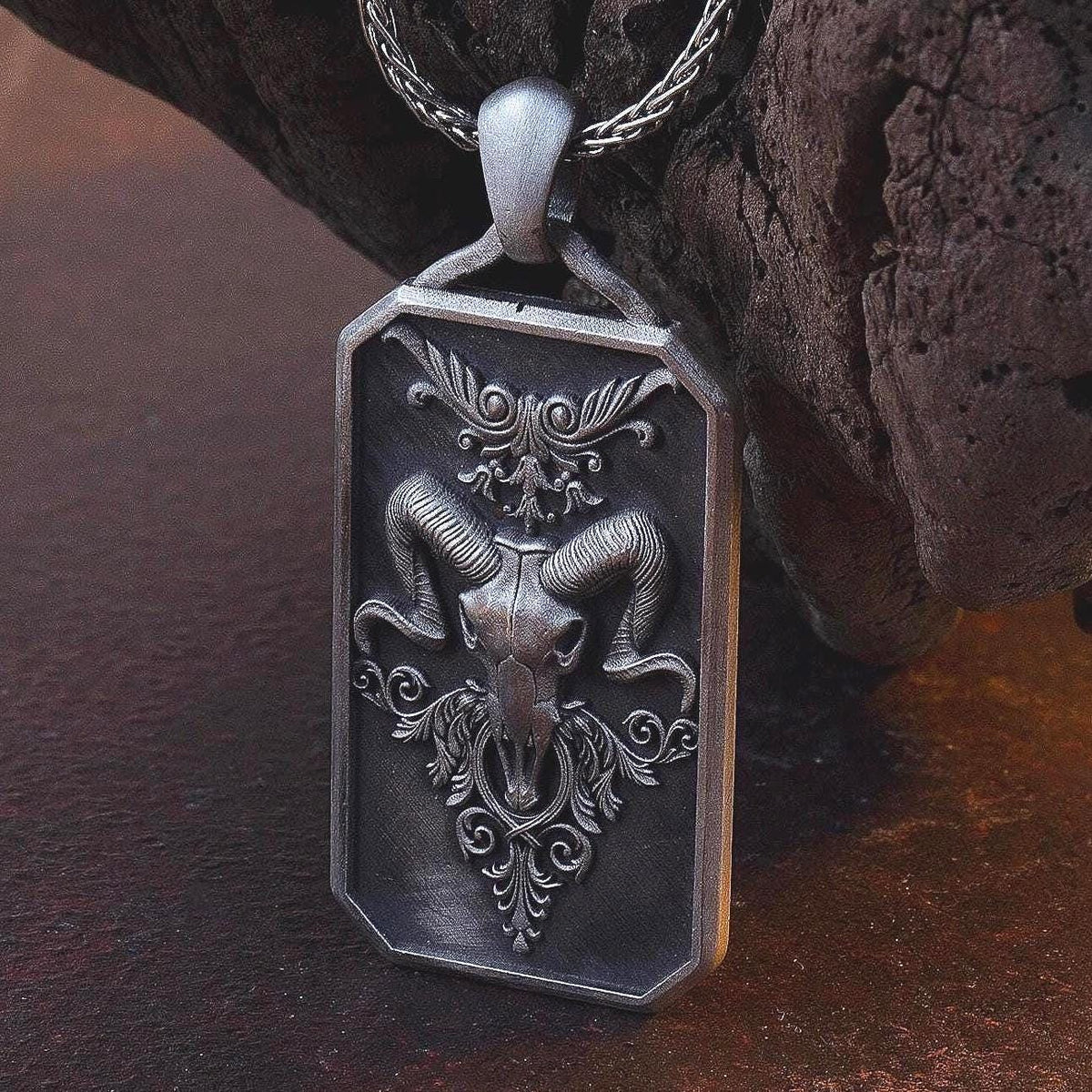 Gothic Goat Skull Pendant Necklace – Baphomet-Inspired Dark Fantasy Jewelry Gift
